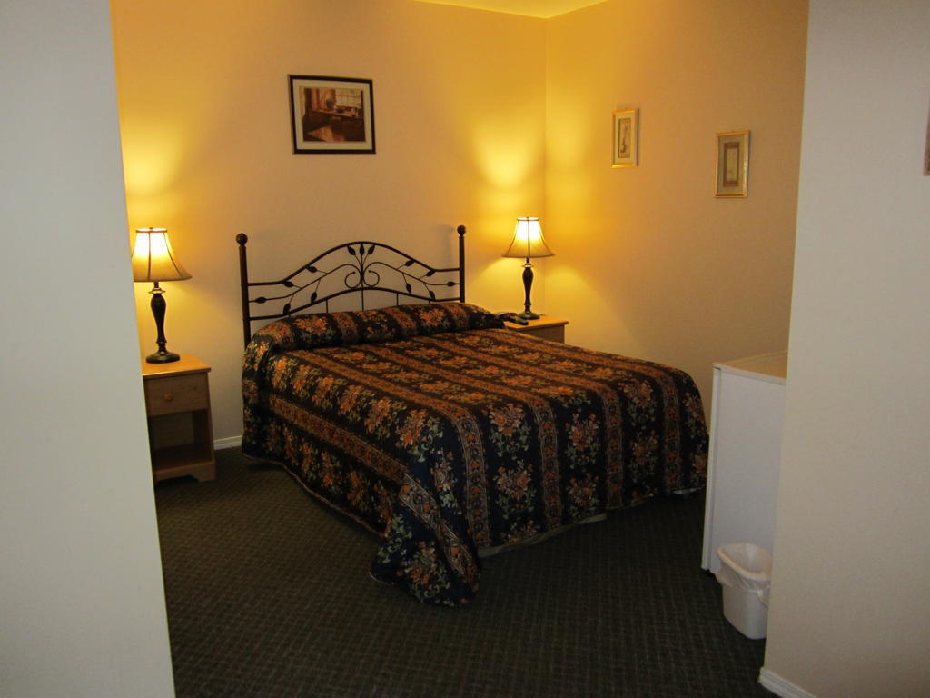 Jade Mountain Motel Chase Extérieur photo